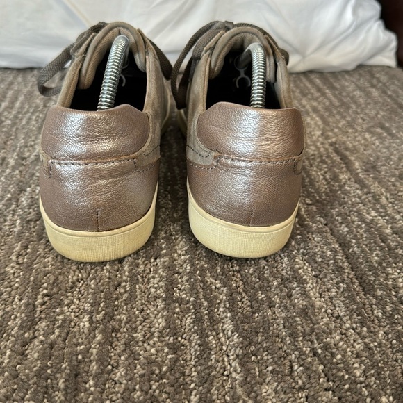 Morrison Naturalizer Grey cushioned lace up sneaker - size 8 grey/brown suede - Picture 5 of 9